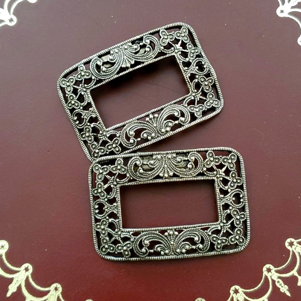 MUSI - Vintage Antique Silver Toned Filigree Shoe Clips
